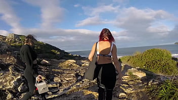 Aquele passeio na praia com muita sacanagem no final