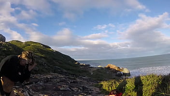 Aquele passeio na praia com muita sacanagem no final