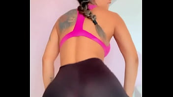 Galega Gostosa Com Shortinho Socado thumbnail