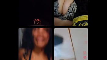 Yasmine estrada jiggle clap on insta live