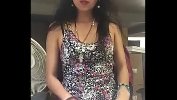 Tocándome en el almacén 2