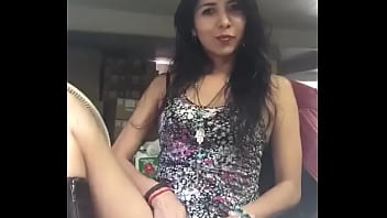 Tocándome en el almacén 2