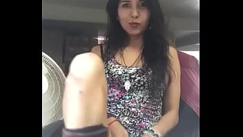 Tocándome en el almacén 2