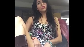 Tocándome en el almacén 2