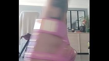 Aujourd'hui j ai reçu de très jolies chaussures tu aimes les pieds