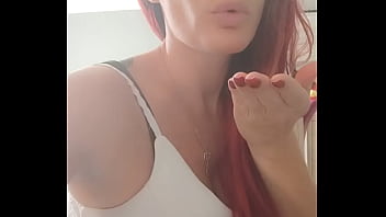 Aujourd'hui j ai reçu de très jolies chaussures tu aimes les pieds