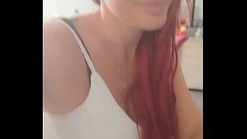 Aujourd'hui j ai reçu de très jolies chaussures tu aimes les pieds