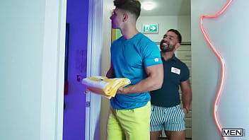 Salon Men Stream Full At thumbnail