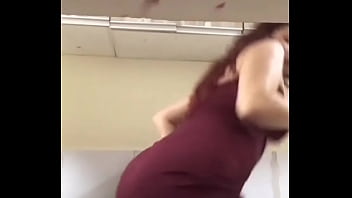 Gosta dançando até o chão