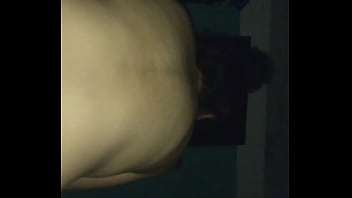 Le encanta por atras