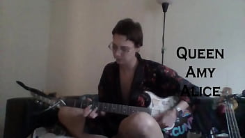Cutie strumming
