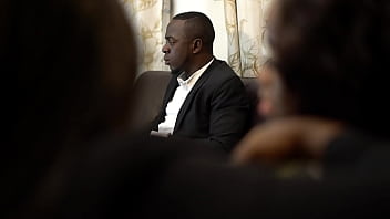 Se mec se fais baisser par les 2 filles organisatrice de son mariage a la veille de se mariage a l'absence de sa fiancé