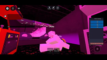 Pasandola bien en roblox con una amiga