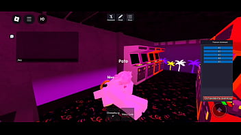 Pasandola bien en roblox con una amiga