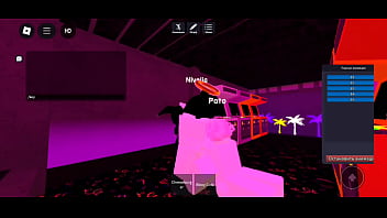 Pasandola bien en roblox con una amiga