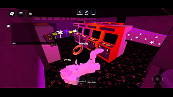 Pasandola bien en roblox con una amiga