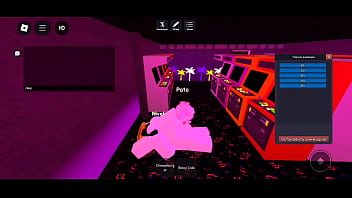 Pasandola bien en roblox con una amiga