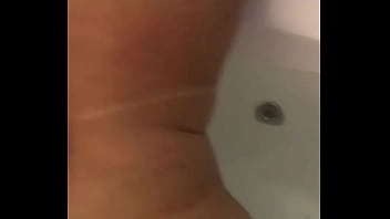 Mamando o funcionário novinho do meu marido