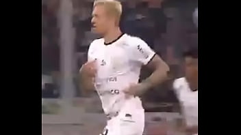 Loiro do corinthais fodendo o althetico paranaense gostoso