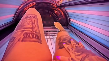 Come join me on the sunbed babe