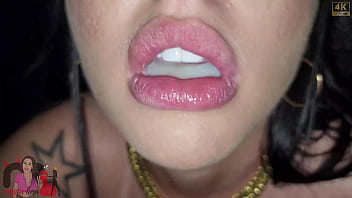 Safada fodendo sem camisinha com desconhecido no gloryhole