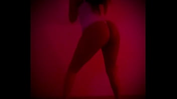 Red light twerking with lola luv 2