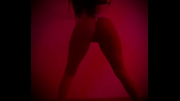 Red light twerking with lola luv 2