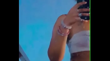 Bonjourdemande moi ce que tu veux