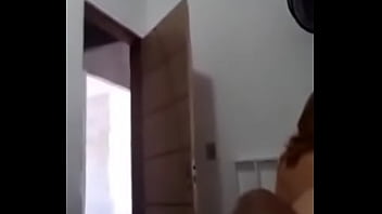 Buceta arrombada até o tal com o punho e o pau enterrados juntos