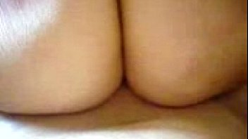 Maus reitet geil und ich spritz ihr auf den rücken