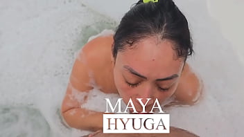 Curtindo as namoradas na banheira maya hyuga e bia andrade