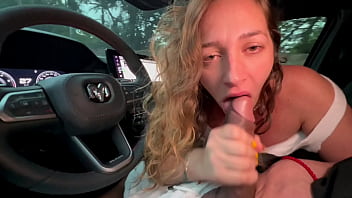 Peguei carona com meu chefe e mamei o pau dele até ganhar leitinho