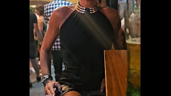 Je retire ma culotte en public tu veut voir la photo sans culotte avec les