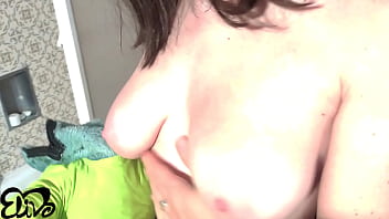 Couple in the bathtub lots of foam and a cock to ride