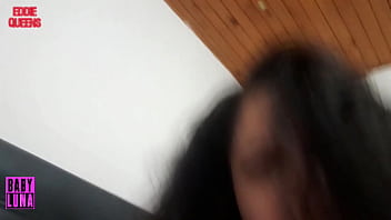 A ella le encanta chupar verga apenas se levanta y tomarse toda mi lechita de desayuno babyluna939