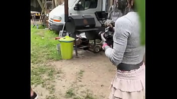 Manu is here for filming something exciting what do you think we’re up to #filming #onsetvibes #creativeenerg