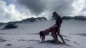 Se vc gozar no meu pau eu gozo na sua buceta areia branca