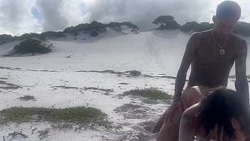 Se vc gozar no meu pau eu gozo na sua buceta areia branca