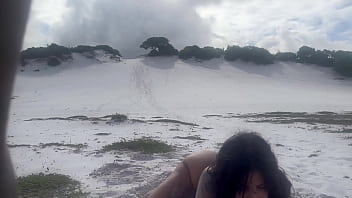 Se vc gozar no meu pau eu gozo na sua buceta areia branca