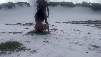 Se vc gozar no meu pau eu gozo na sua buceta areia branca