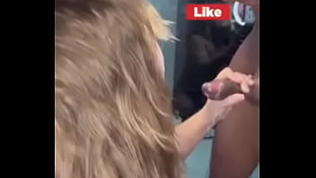 Corno pede que a esposa finja que ele é um dos machos da cabine – ela faz melhor Corno pede que a esposa finja que ele é um dos machos da cabine – ela faz melhor