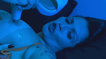 She is a professional at giving footjobs