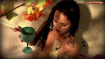 Carolina carioca seducing you