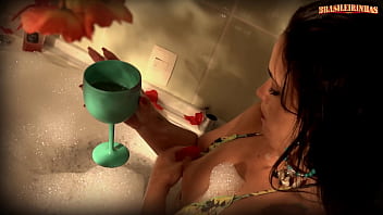 Carolina carioca seducing you