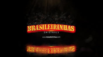 Carolina carioca seducing you