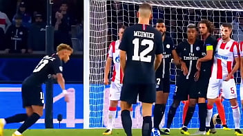 Neymar humilhando ao som de bebida rosa