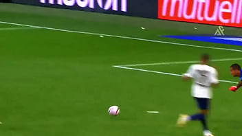 Neymar humilhando ao som de bebida rosa