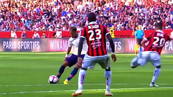 Neymar humilhando ao som de bebida rosa