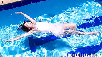 Pool yessica bunny dress wetlook