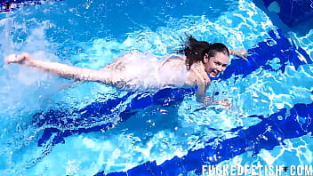 Pool yessica bunny dress wetlook